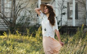 Woman with hat